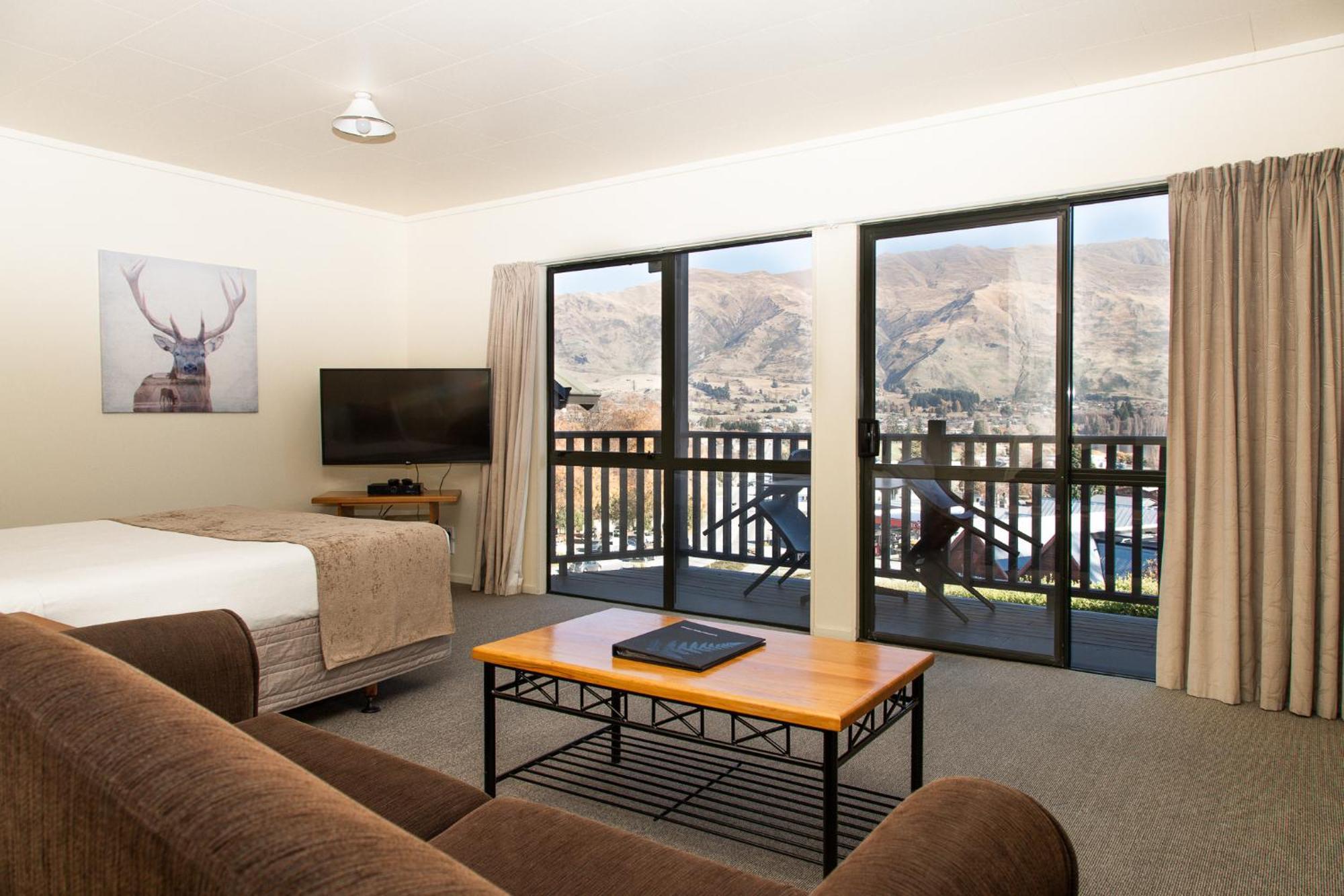 Ride Base Wanaka Apartments Bagian luar foto