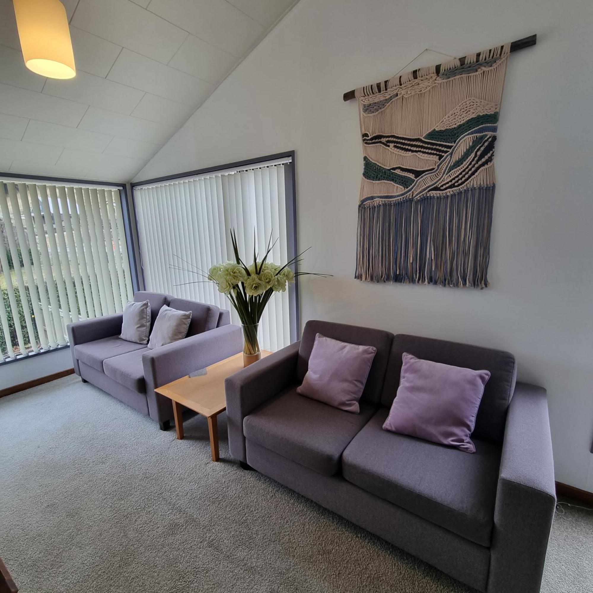 Ride Base Wanaka Apartments Bagian luar foto