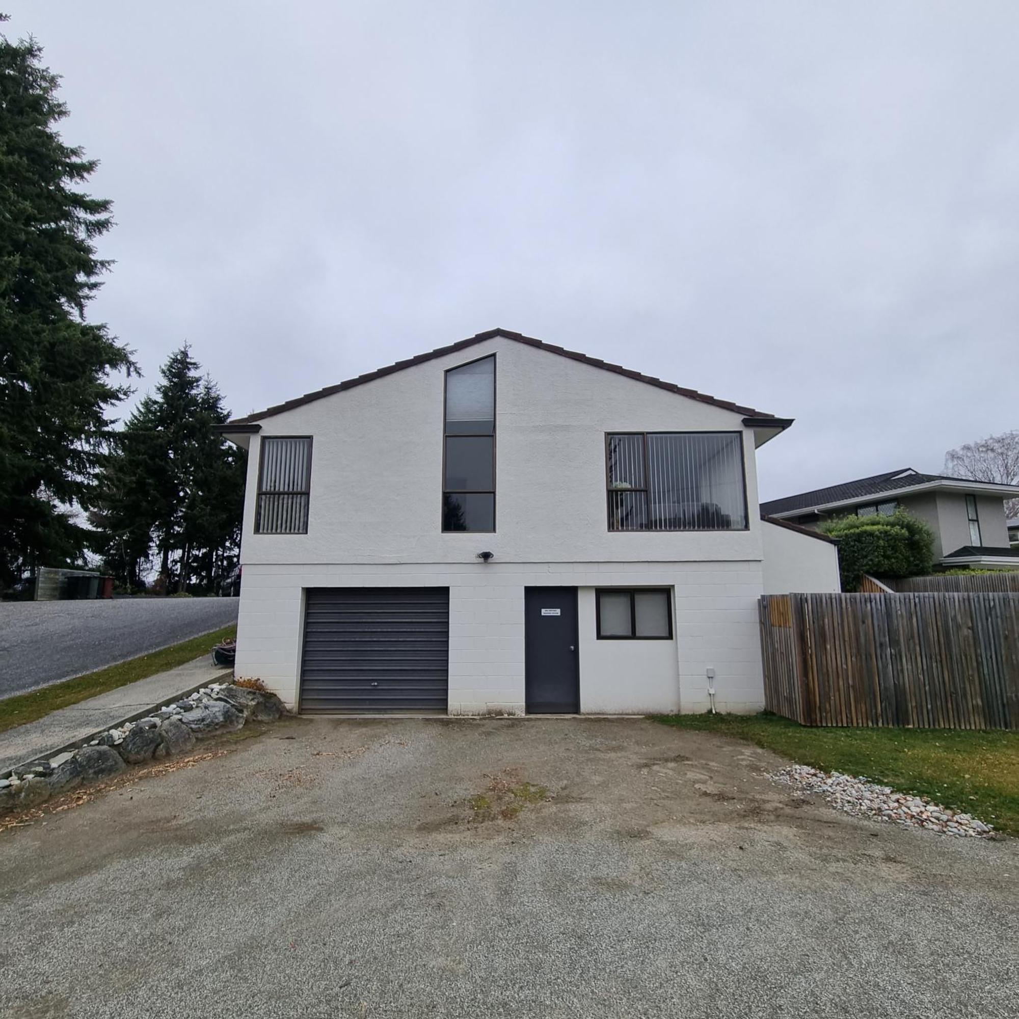 Ride Base Wanaka Apartments Bagian luar foto